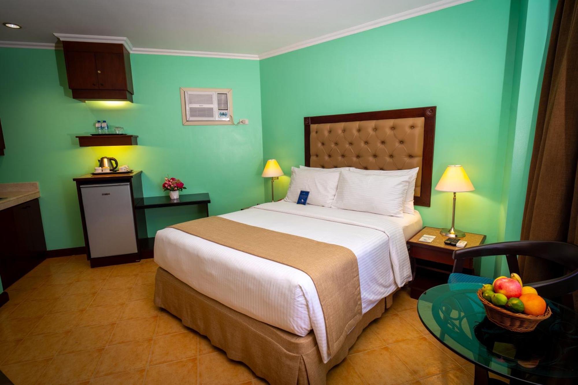 Royal Bellagio Hotel Makati City Zewnętrze zdjęcie